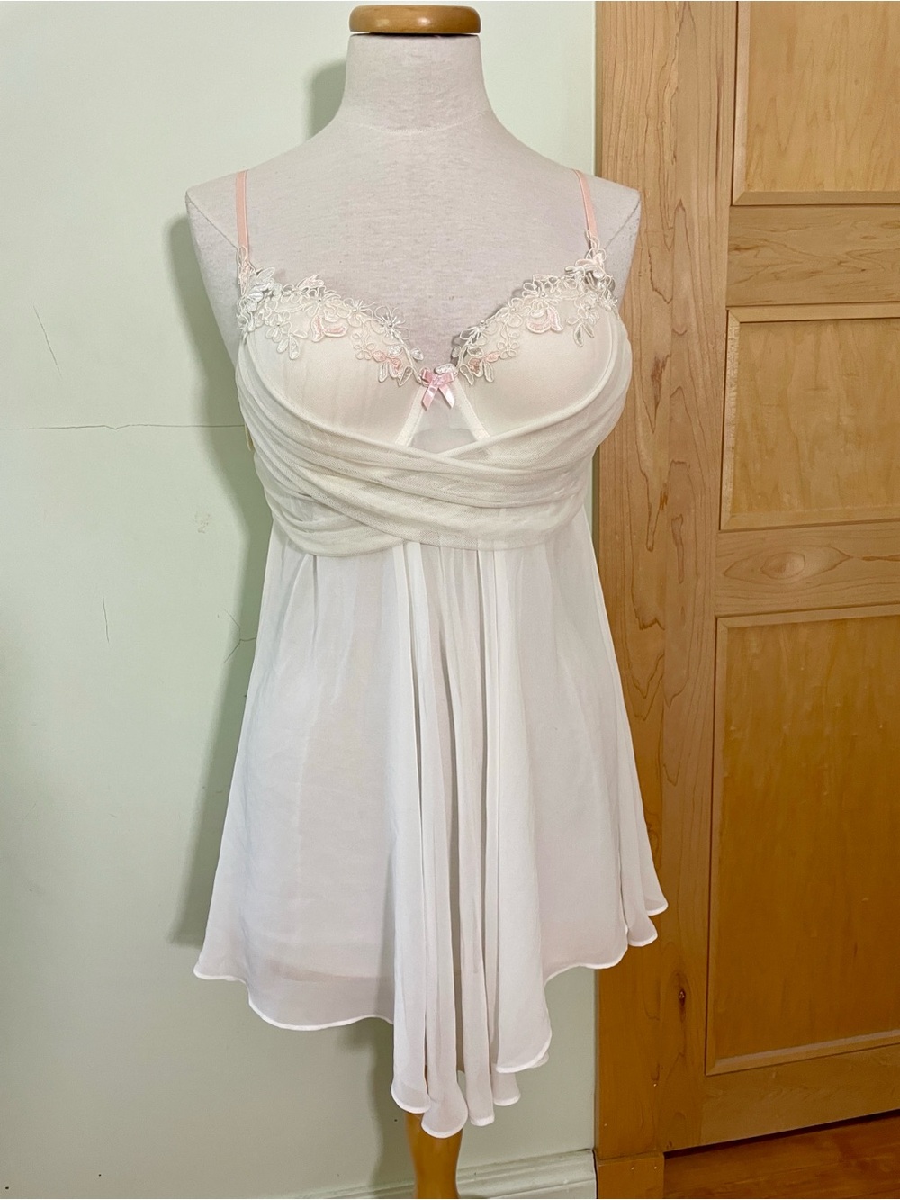 IN BLOOM by Jonquil White Lace-Trim Babydoll Pink Accents and G String, Size L